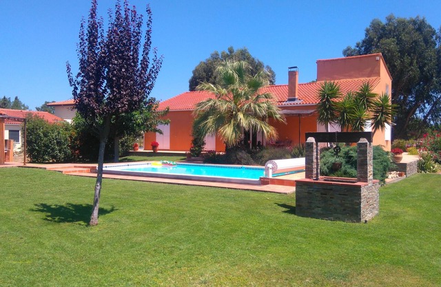 MAS MUY BONITO RENOVADO DE 4 DORMITORIOS 160m2 CON PISCINA Y JARDÍN DE ÁRBOL DE 2500m