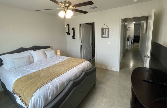 Very Open 3 Bedroom 2 Bath