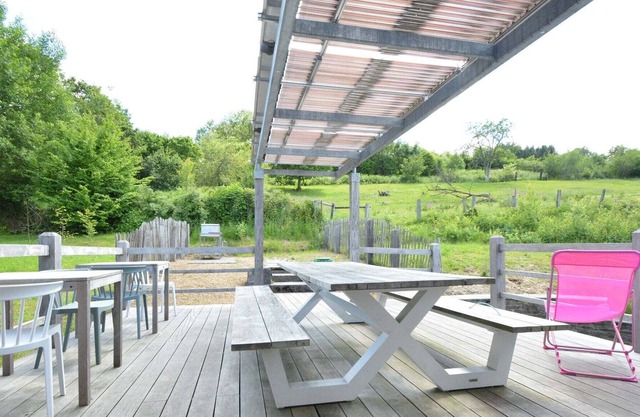 Espaciosa casa de vacaciones con terraza en Bièvre