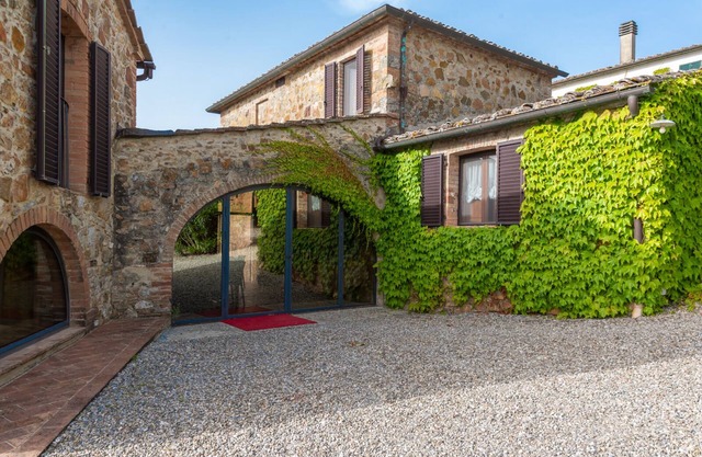 Apartamento Vescovado en finca histórica cerca de Siena con piscina