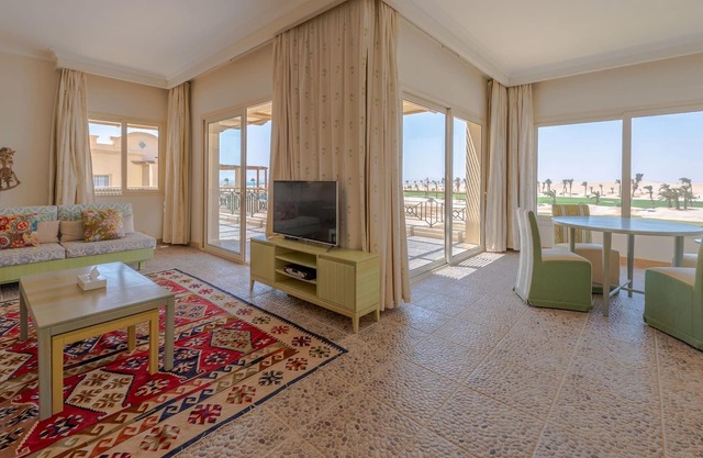Vesta - Luxury APT II - 2BR - Golf