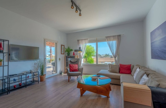 Vesta - Superior APT - 3BR - White Apartments