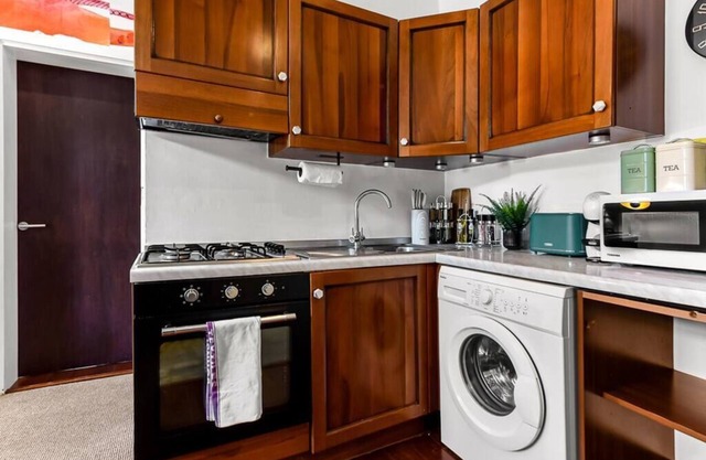 Vibrant 1 BD Retreat - Perfect for Couples