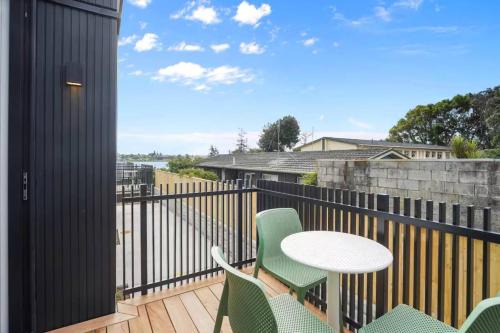 Vibrant Tauranga 2 Bed 2 Bath