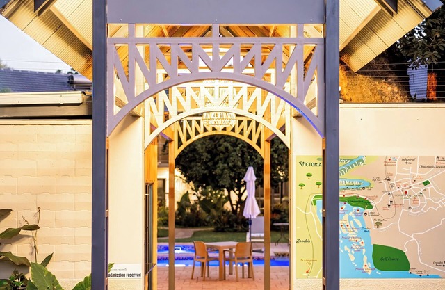 Victoria Falls Oasis Hotel