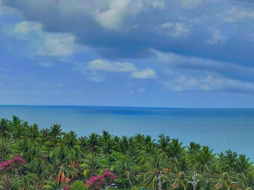 Victoria Phu Quoc hotel Beachfront Night market