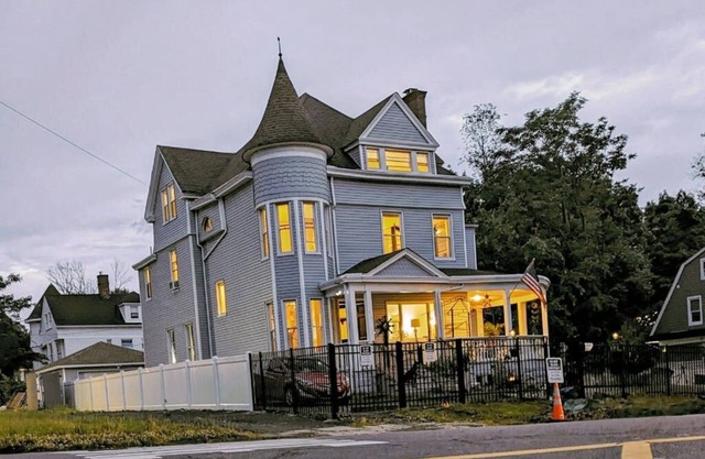 Victorian B&B in Orange, NJ – A Charming Retreat Near NYC & Local Attractions