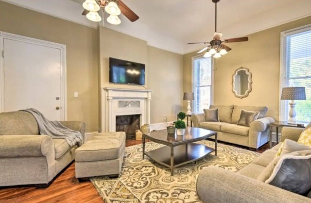 Victorian Manor: Downtown Apt, near Silver Springs & Fort King Historic Park