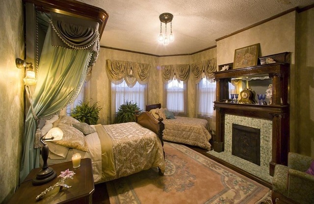 Victorian Splendor in So. Illinois: wallmanor.com