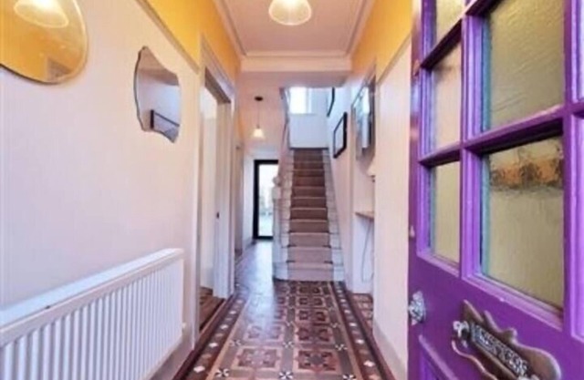 Victorian Townhouse next to UCC, Cork