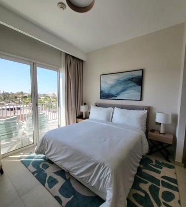 Vida Marina marassi hotel apartment with extra fees for beach or pool access شقة فندقية في أوتيل فيدا مراسي مارينا دخول شاطئ البحر او حمام السباحة برسوم إضافية