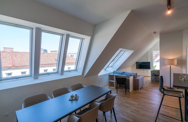 Vienna Residence | Expansive Vienna Attic Apartment - Perfect for Families and Business Travelers near Messe Wien #6485