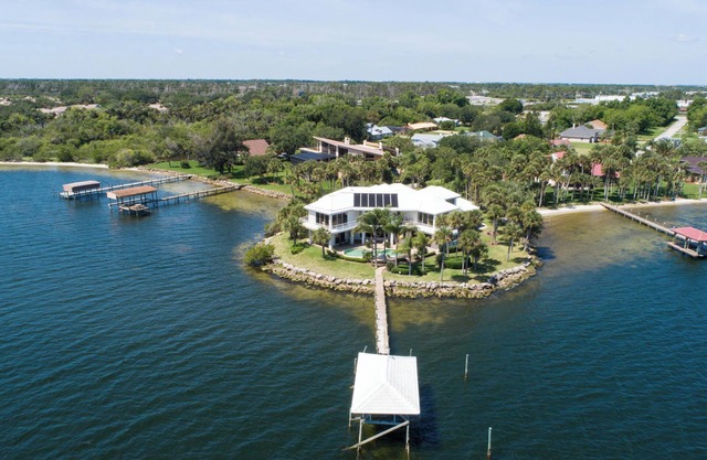 Viera Riverfront Island Retreat 7bd/6ba Water Views EVERY Room Pool/Spa 16+ppl