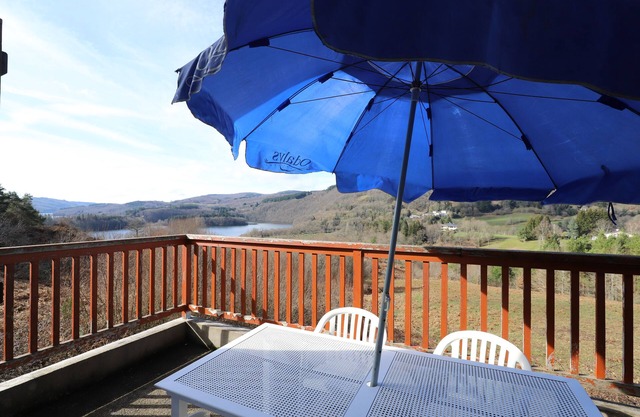 View lac de la Raviege, 5mn from the beach, solo and family, nature park
