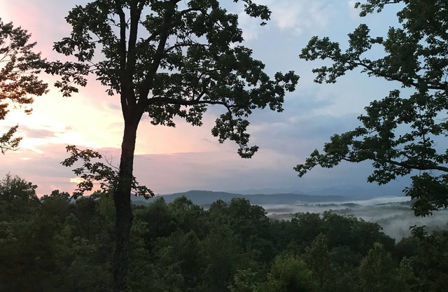 Ver, Ver, Ver, Gorgeous Long Range Mountain Views!