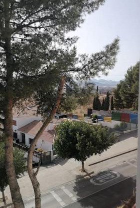 Views, Family & Private Parking in Alto Albayzín