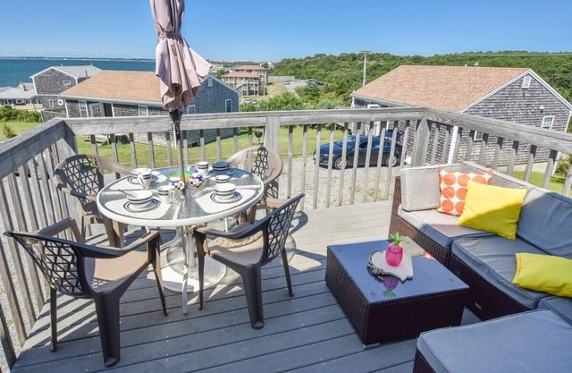 Views of Bay Access to Private Beach!