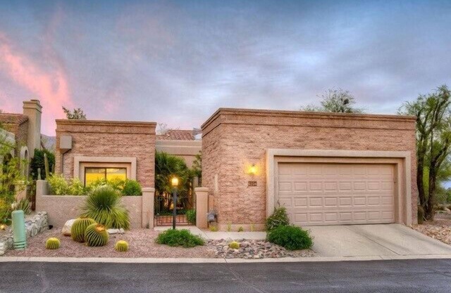 Views will not disappoint in this 2121sq foot, 2 bedrm/den - 2 bath
