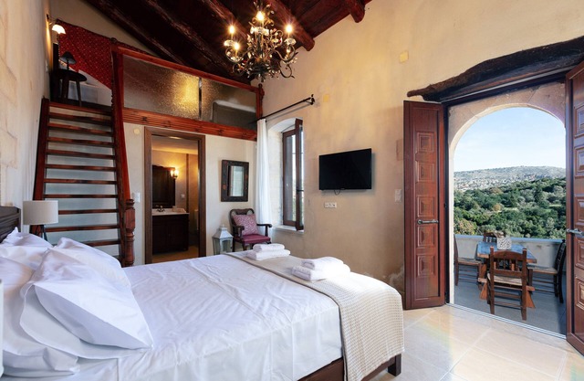 Vigdini Traditional House with hot tub in Karoti village