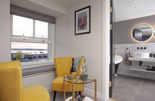 Vigilance, Maritime Suites - a suite that sleeps 2 guests in 1 bedroom