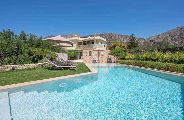 Vigla villa,near beach,tavern,pool, South Crete