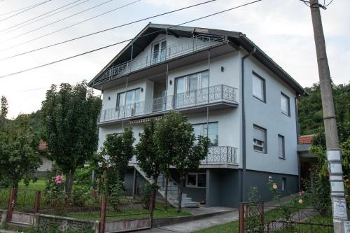 Vikend Kuća Živković