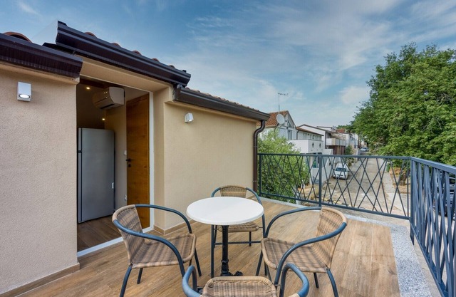 Viktor Katoro / One-Bedroom Apartment A6 in Katoro