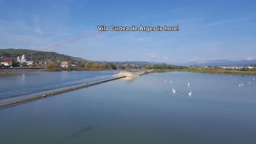 Vila Curtea de Arges