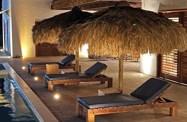 Vila Kalani - Surrounded by nature with private beach