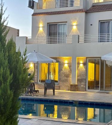 Villa Ayoun El Nakheel Luxury Family Stay with Garden and Pool