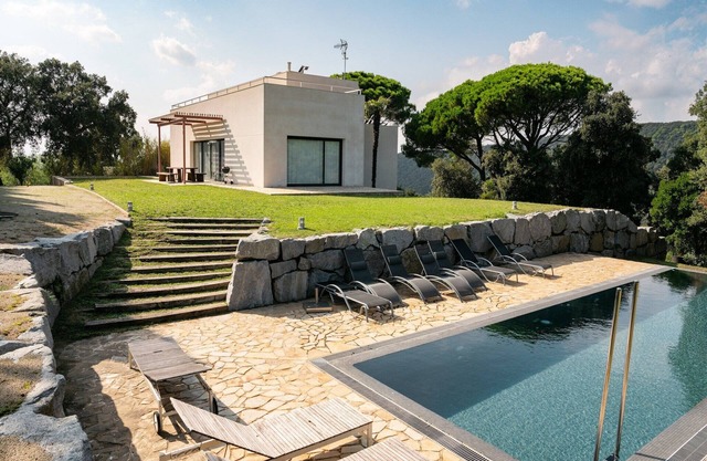 Villa en España con piscina privada