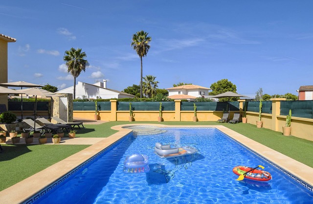 Villa 'Margarita' con piscina privada, terraza privada y Wi-Fi