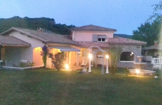 very sunny villa 1000m fenced terain very quiet does not have a swimming pool