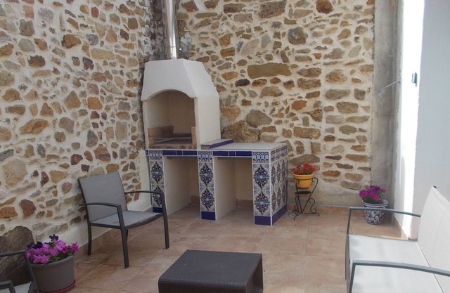 CASA DE PUEBLO 3 CARAS CON PATIO INTERIOR, GARAJE A 15 MIN DE NARBONNE