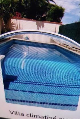 villa climatisée avec grande piscine