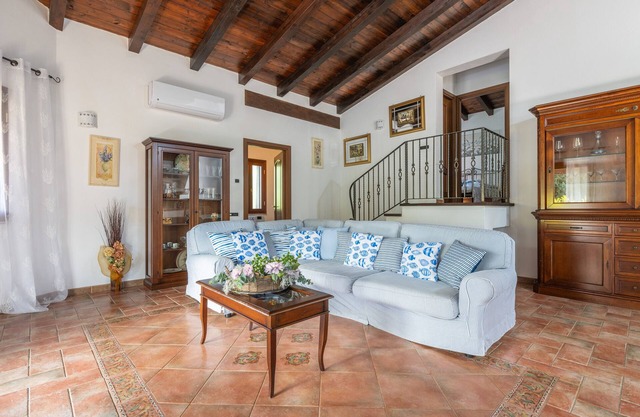 Villa "Rossu" con vistas a la montaña, jardín privado, Wi-Fi y aire acondicionado