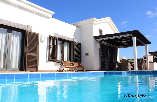 Nuevo! VILLA PRIVADA, JACUZZI, PISCINA DE SAL 30 ° C, PLAYA BLANCA LUXE