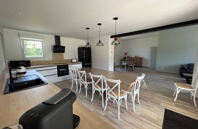 Villa 1931, air-conditioned, in a quiet location between the pool and the ocean
