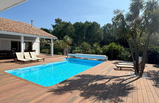 Villa 200m² heated pool (June to Sept) 10 people / 5bed - 800m from the beach