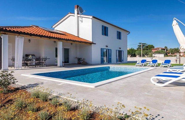 Villa 2095/39179 (Istria - Klarići), 13000m from the beach