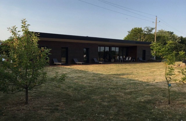 VILLA 260€ 12 People Ideal for large groups (hikers, families, etc.)