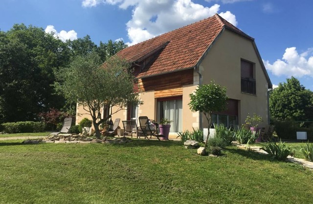 Villa 4* - 3 bedrooms - 6 pers. - Nature, comfort, garden, exceptional view at Martel
