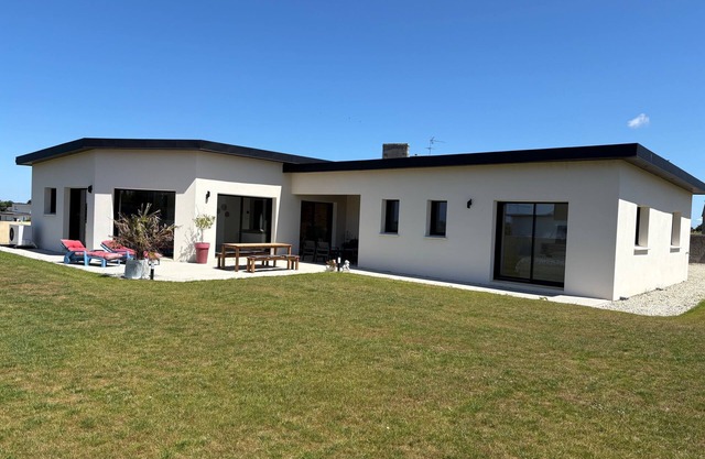 Villa 4 bedrooms and 2 bathrooms
