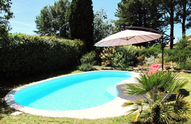 Villa, 4 habitaciones, capacidad para 8 personas, con piscina privada en Lubéron