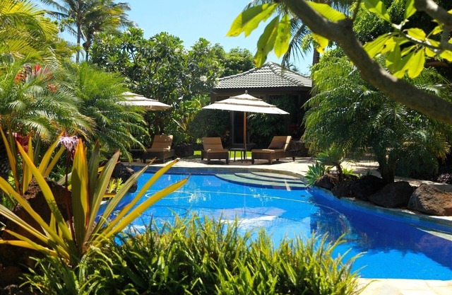 Villa ejecutiva, 4 minutos a pie de playa, piscina, aire acondicionado, jacuzzi, capacidad para 12