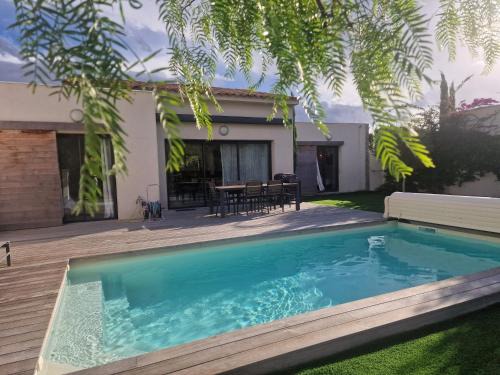 Villa 5* piscine proche de la plage Cala Rossa