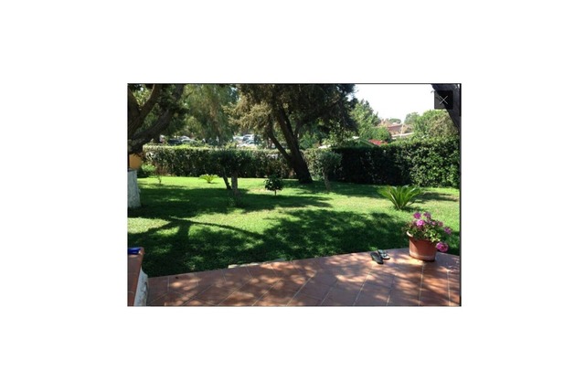 VILLA A 50 MT DEL MAR CON JARDIN.