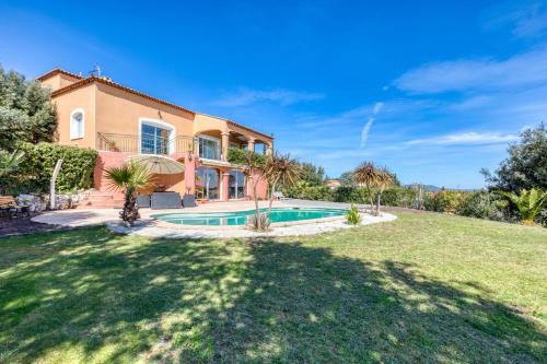 Villa 6-8p avec jardin et piscine