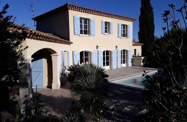 Villa 6 pers, close to the beach, with regular cleaning service