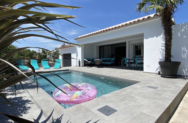 Villa 6 pers. private pool near beaches
